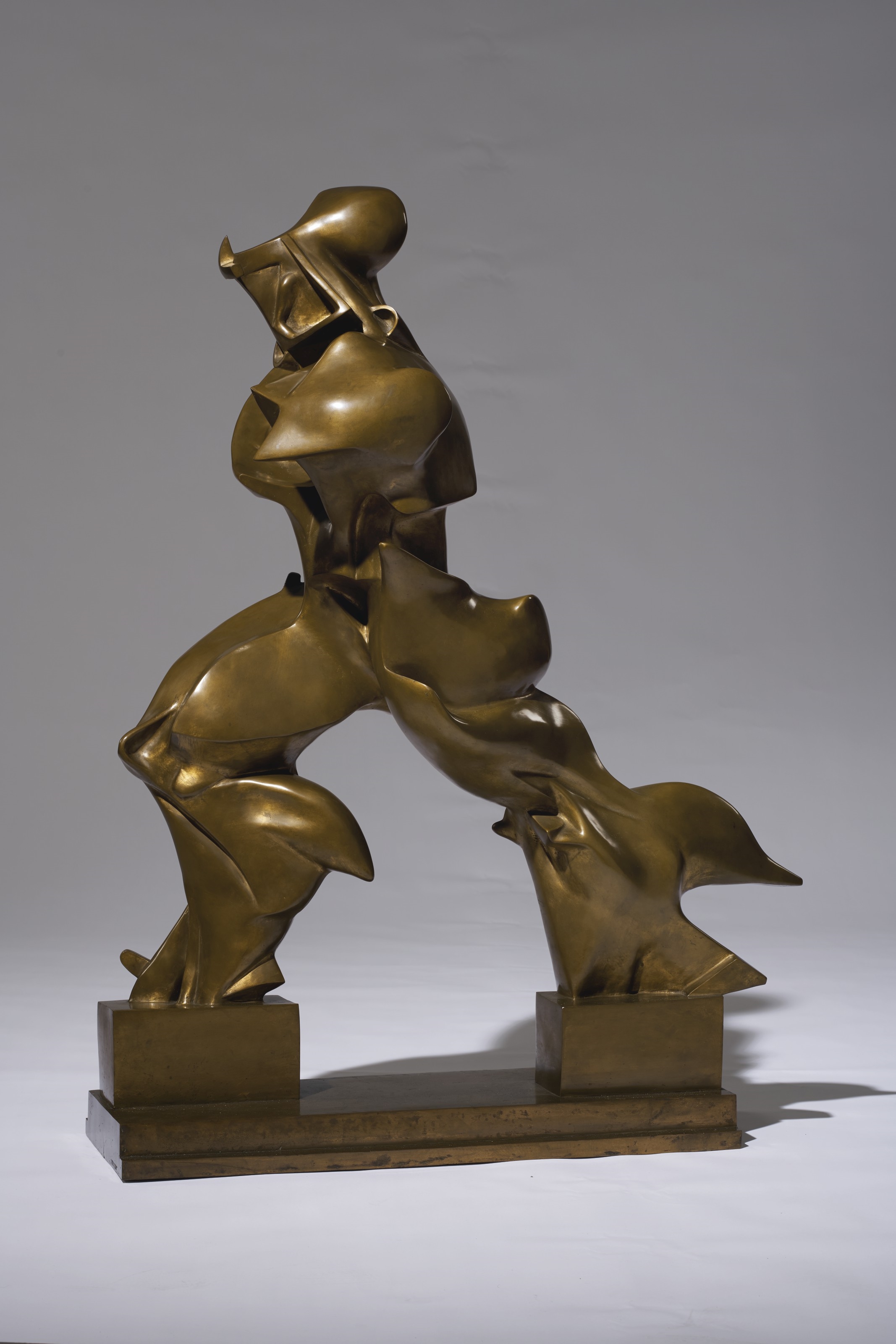 Artwork by Umberto Boccioni, Forme uniche della continuità nello spazio (Unique Forms of Continuity in Space), Made of bronze