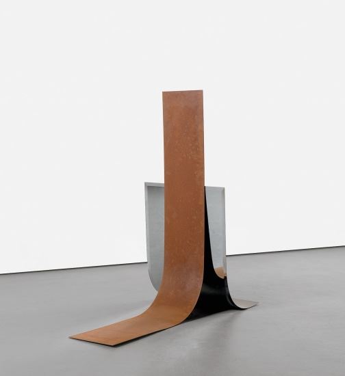 Ungeklärte Anziehung (Stahlblech/Spiegel) by Alicja Kwade, Executed in 2011