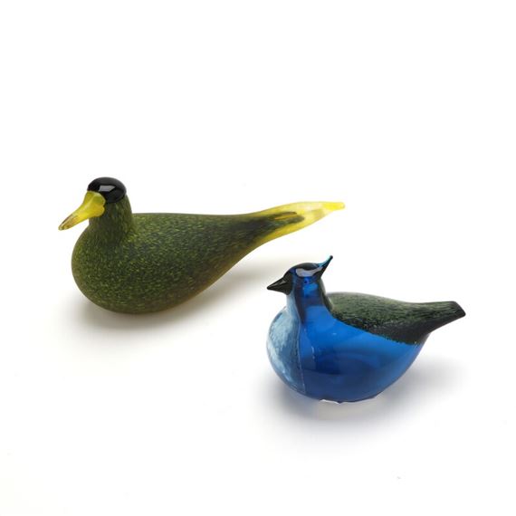 Two bird figures of coloured glass by Oiva Toikka