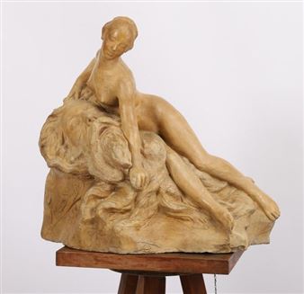 JEUNE FEMME TENANT UN VISAGE D'HOMME BARBU - Félix Soules