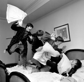 Harry Benson: The beatles and beyond - The Lumiere Center for Photography