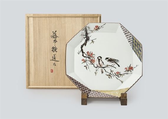 Octagonal plate depicting Japanese tit in overglaze enamel by Yoshimichi Fujimoto, 1978
