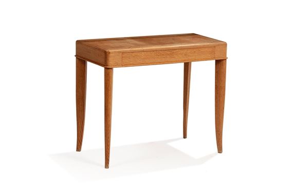 Bureau de dame en chêne à plateau rectangulaire à angle arrondi ouvrant à un tiroir en ceinture by André Domin