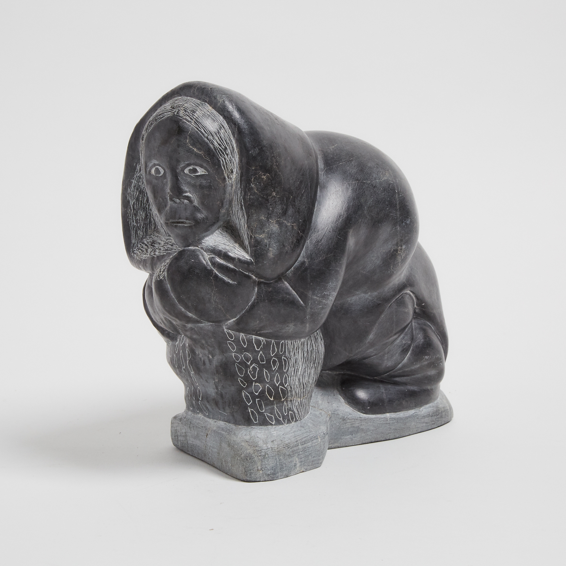 Artwork by Markusi Kuanana, CROUCHING WOMAN, Made of stone