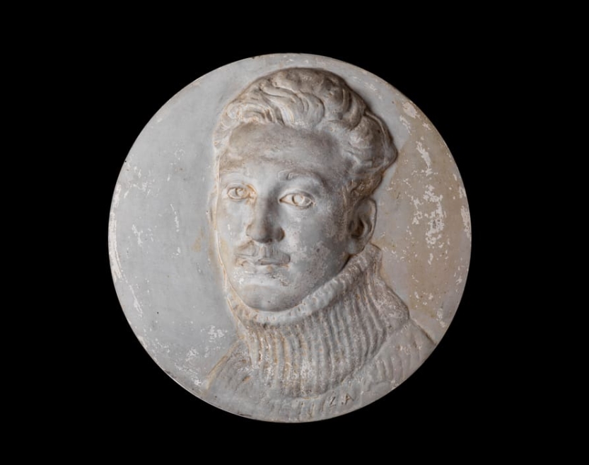 Artwork by Angelo Zanelli, Tondo represent male face, Made of Chalk