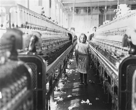 Lewis Hine | A little spinner in the Mollahan Mills, Newberry, S.C ...