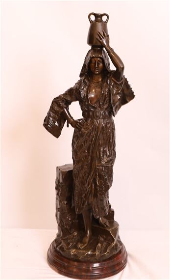 Gaston Veuvenot Leroux | PORTEUSE D'EAU ORIENTALE | MutualArt