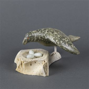 BIRD PROTECTING HER EGGS - Simeonie Amagoalik