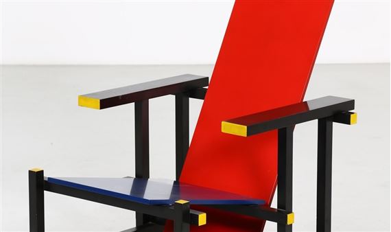Red/Blue chair by Gerrit Rietveld
