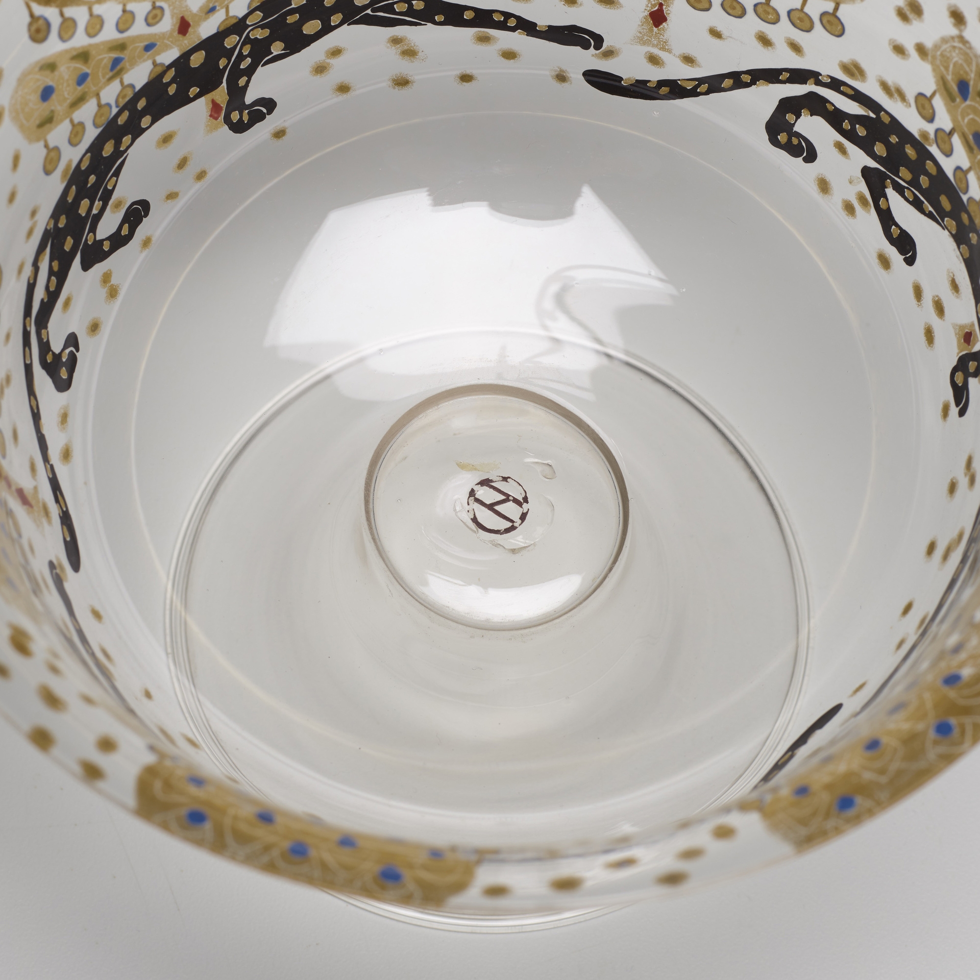 Artwork by Vittorio Zecchin, Le pantere bowl, Made of gold and polychrome enamel decoration