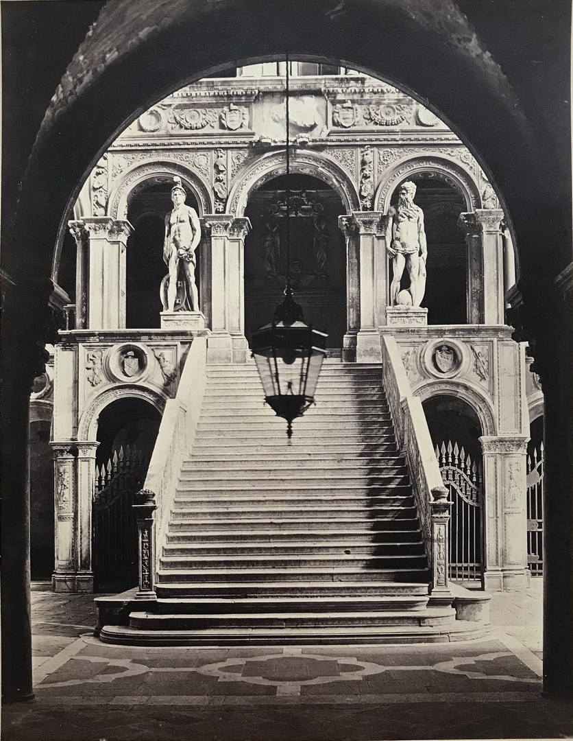 Artwork by Carlo Ponti, L'escalier des Géants du Palais des Doges, Made of Albumen print mounted on cardboard