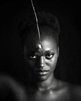 Ragazza con fiore - Jessica Gaudioso