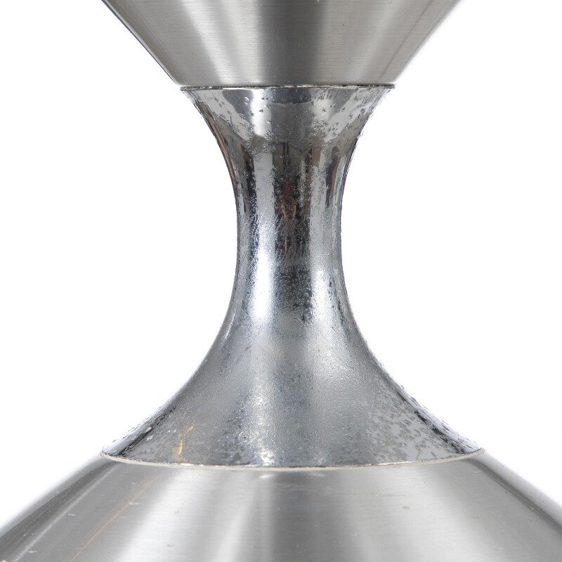 Artwork by Jo Hammerborg, “V𲵲”, Made of shaped aluminium