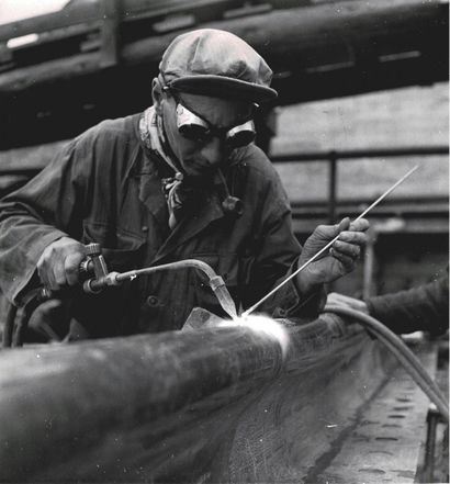 Soudeur en métallurgie by Pierre Boucher, circa 1940