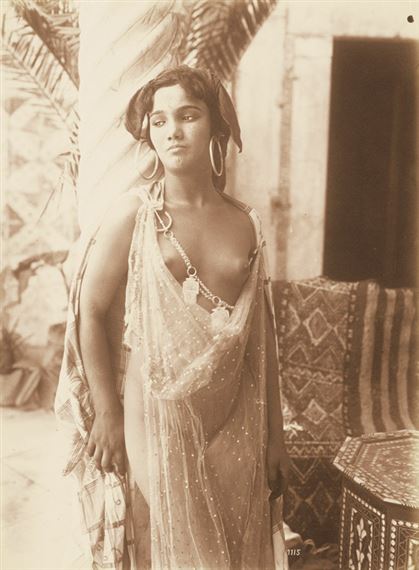 Photo of nude girls in Tunis