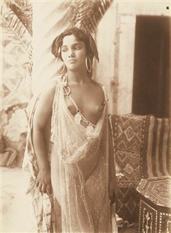 Retro nude in Tunis
