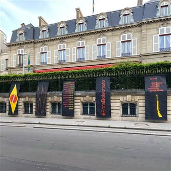 'Impeach Bolsonaro': Artist Hangs Black Cloths on Brazilian Embassy in Paris to Protest Against President