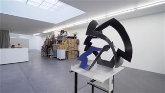 Florian Slotawa: Customized Logistics / Von Bartha, Basel