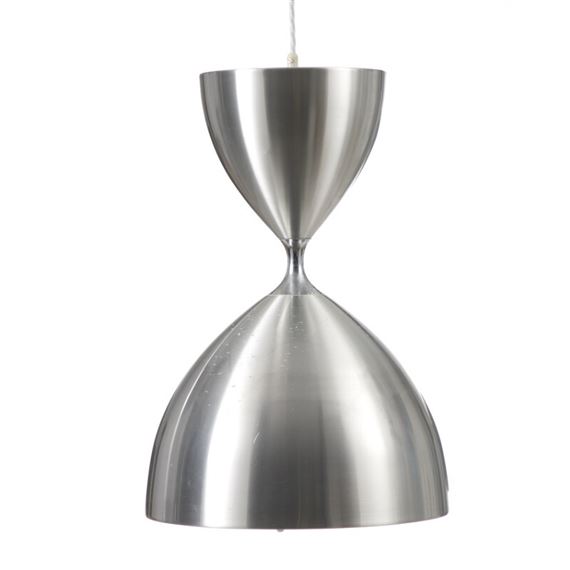 “V𲵲” by Jo Hammerborg