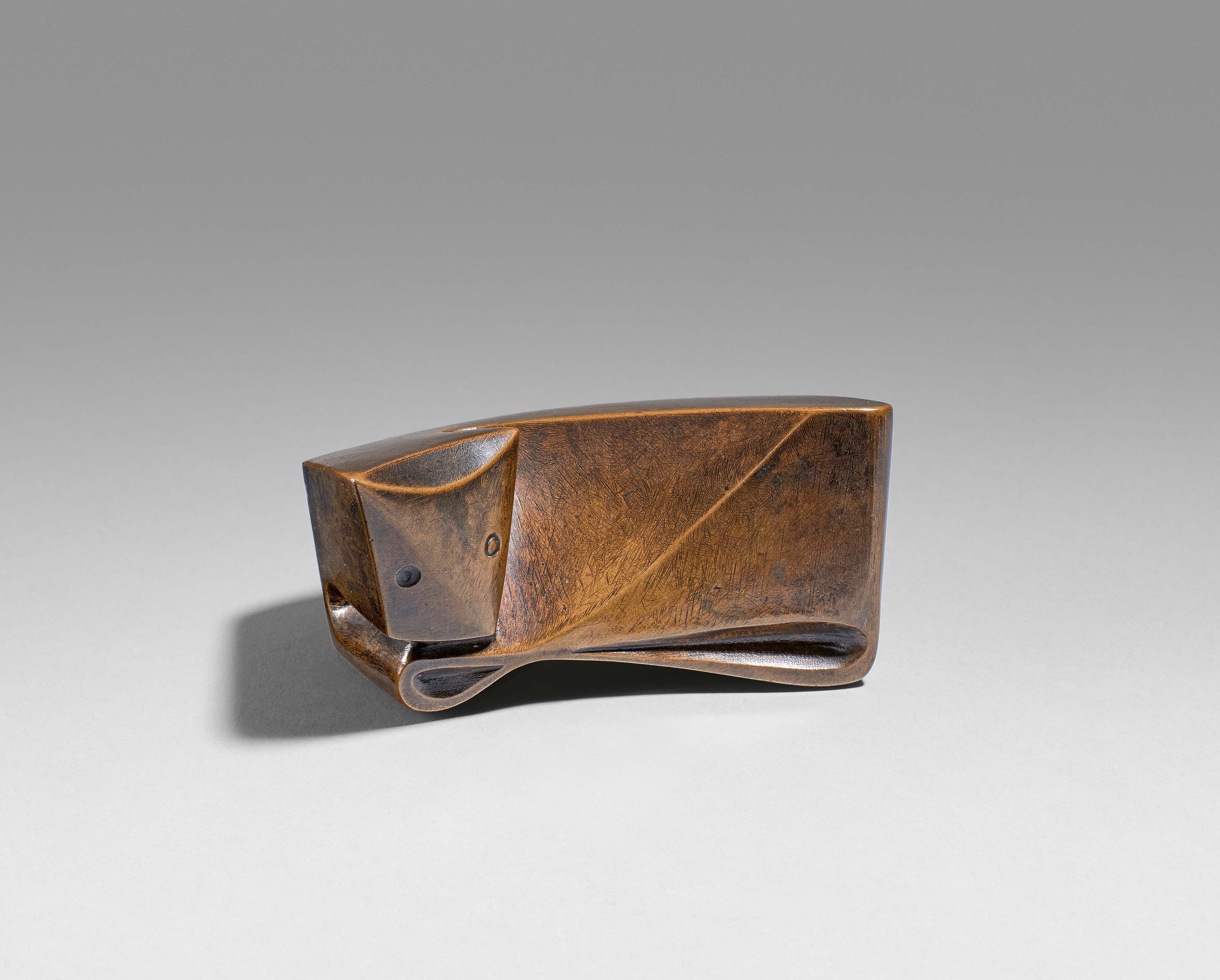 Artwork by Ewald Mataré, Zeichen einer Kuh I, Made of brown patinated