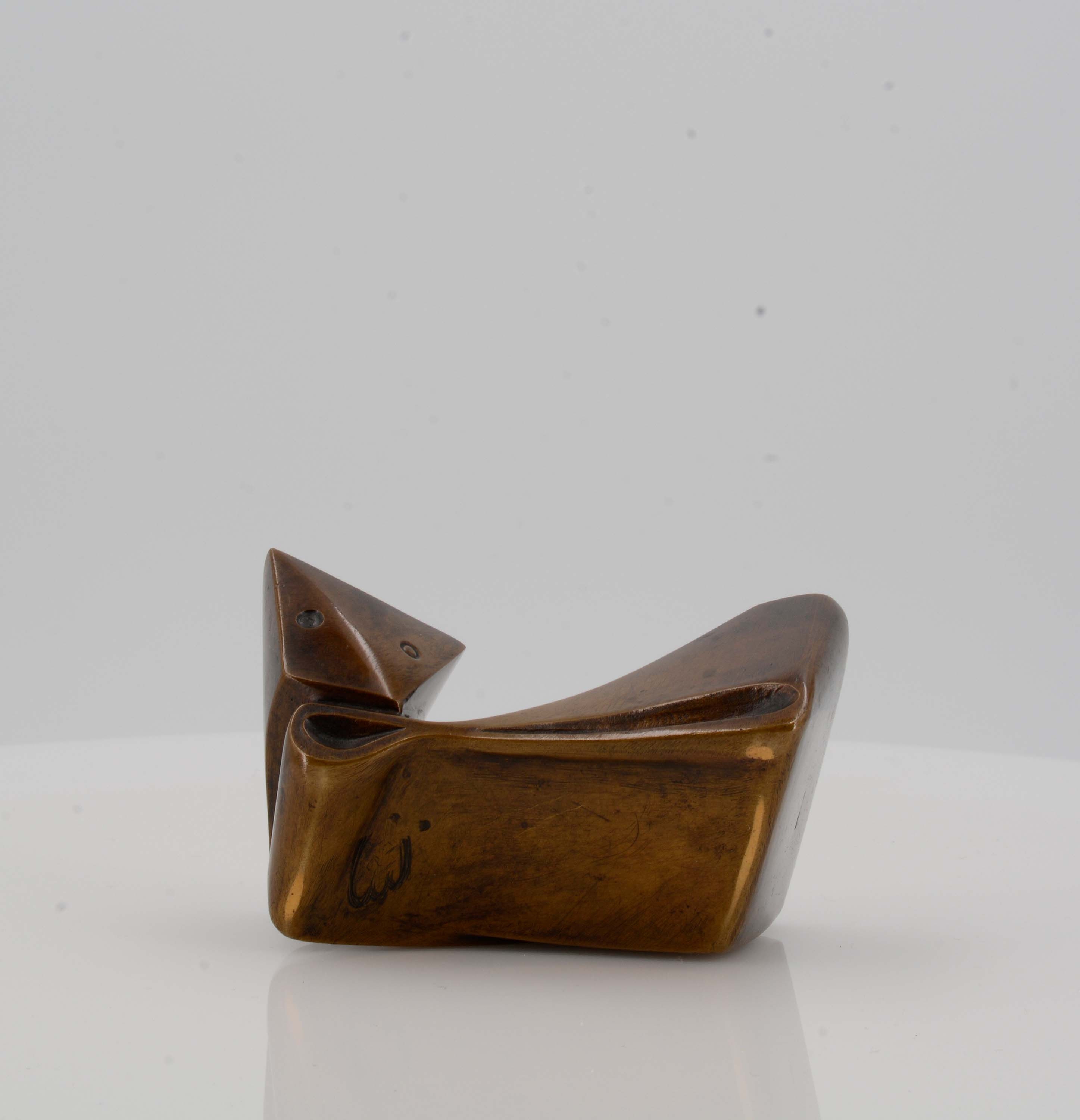 Artwork by Ewald Mataré, Zeichen einer Kuh I, Made of brown patinated