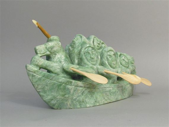 UMIAQ WITH GUIDING SPIRIT BEAR / UMIAQ GUIDÉ PAR L'OURS-ESPRIT