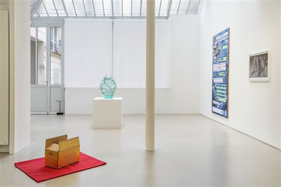 ONLINE: Basel & Paris - Galerie Chantal Crousel