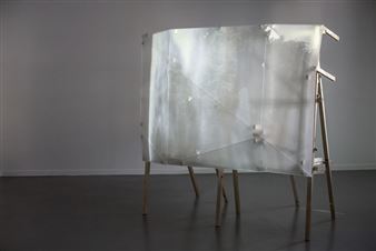 Judith Röder. The Behaviour of Light and Glass