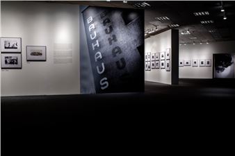 Photographs from the Bauhaus-Archiv Berlin: Architecture and Products - Farnsworth House