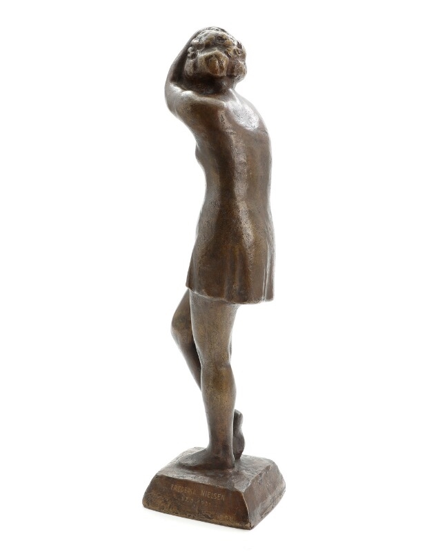 Artwork by Into Saxelin, Woman, Made of patinated bronze sculpture