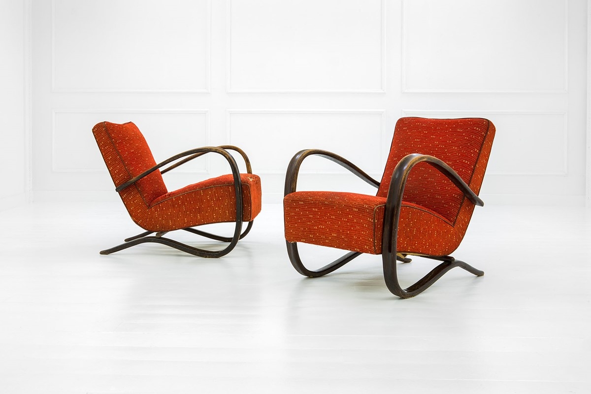 Artwork by Jindrich Halabala, Coppia di poltrone mod. H269, Made of Curved beech, fabric covering