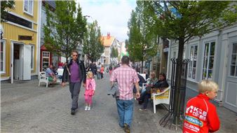 “Alien III” - Yong Sun Gullach