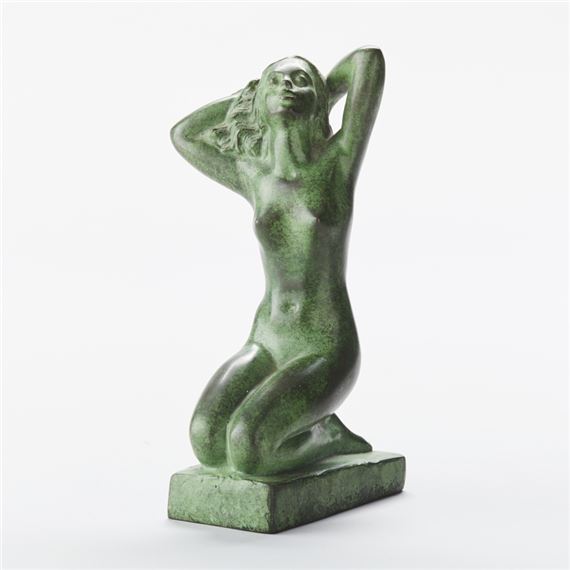 Sittande kvinna by Carin Nilsson