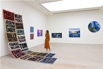 Saatchi Gallery Is Back, with London Grads Now.