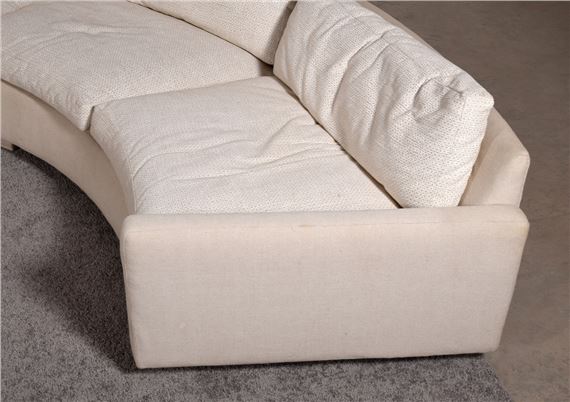 Mantsjoerije loterij Ijsbeer Milo Baughman | Large Curved Sectional Sofa | MutualArt