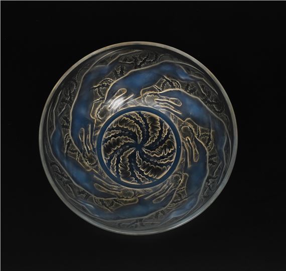 'Chiens No.1' No.3218 a Lalique opalescent glass bowl designed by Rene Lalique