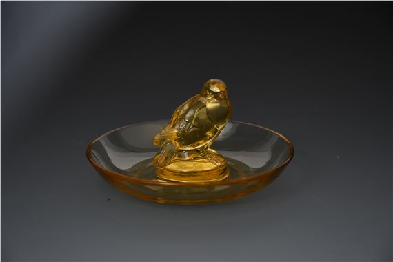 'Moineau' No.284 a Lalique yellow glass cendrier designed by Rene Lalique