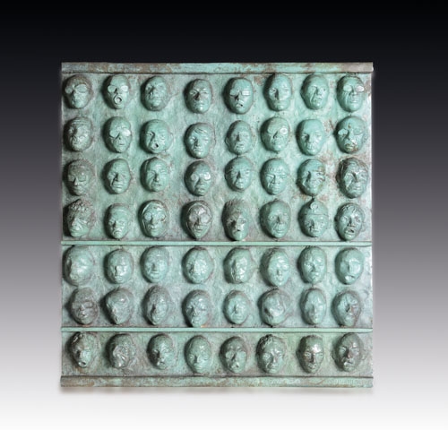 Artwork by Emanuele Giannelli, Io e gli altri, Made of bronze sculpture with green patina