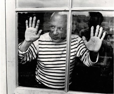 Picasso, la ligne de chance by Robert Doisneau, 1952