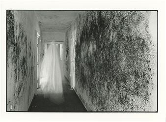 ONLINE: Valérie Sonnier: Badeschloss - Galerie Nadja Vilenne