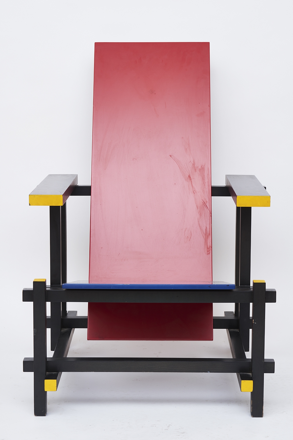 Gerrit Rietveld | Red and Blue Chair (1917) | MutualArt