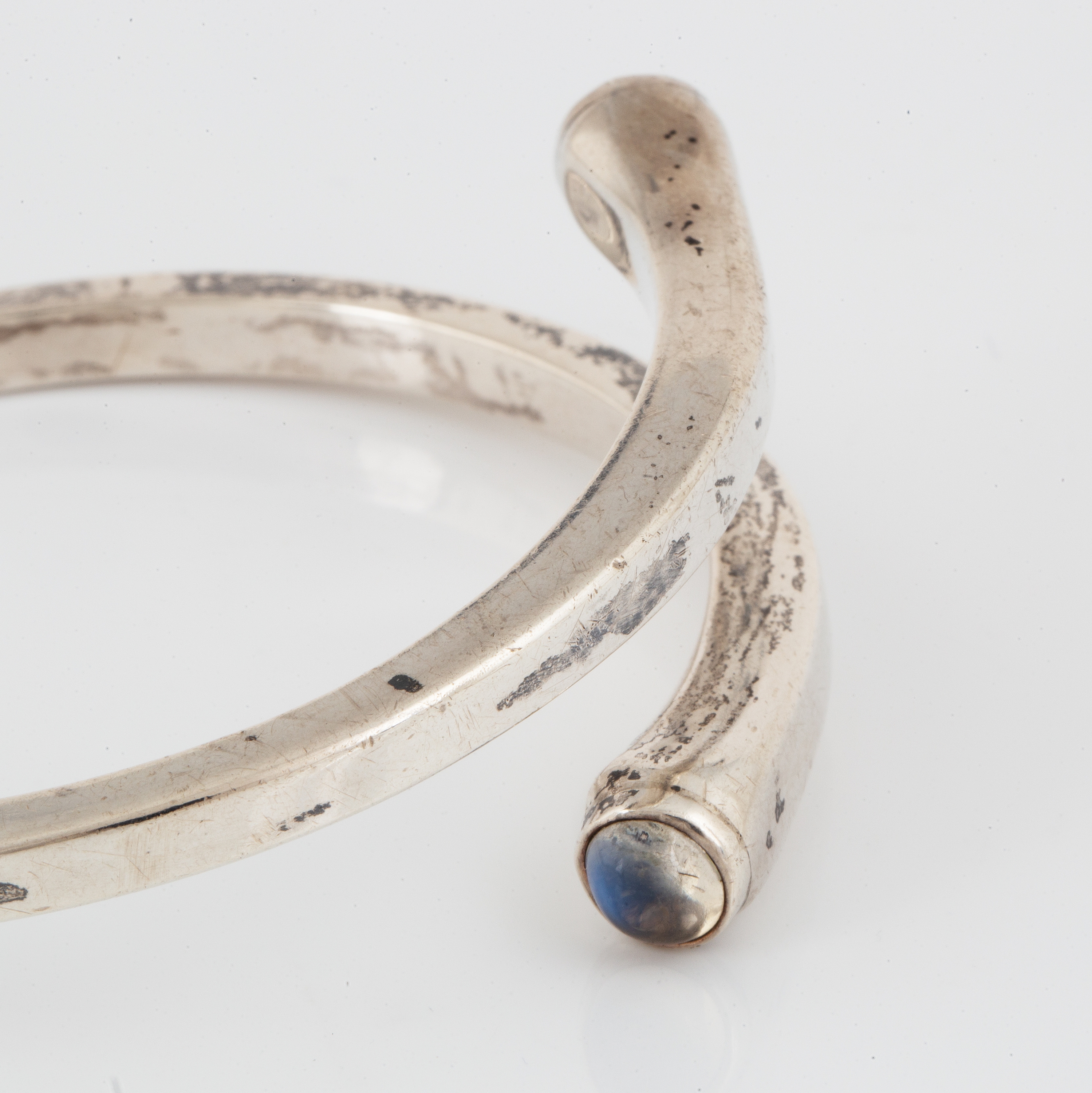 Artwork by Sven Erik Högberg, silver bangle and ring, Made of silver