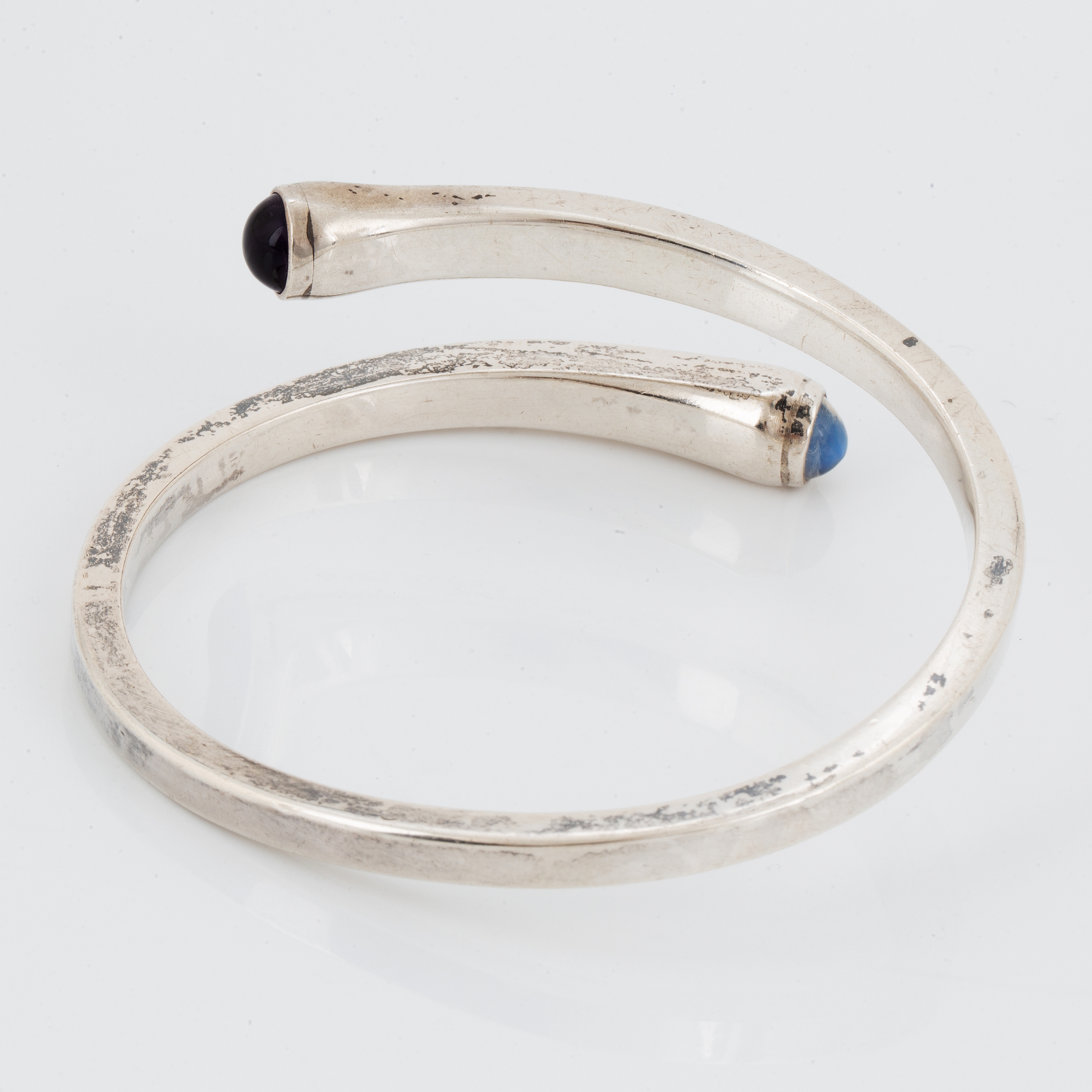 Artwork by Sven Erik Högberg, silver bangle and ring, Made of silver