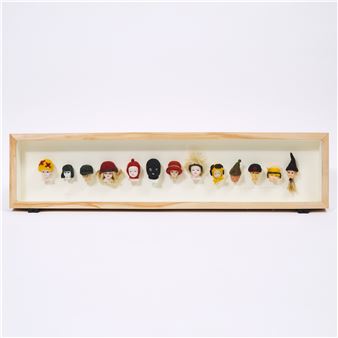 OLD FRIENDS REDRESSED - HEADS - M. Hogan