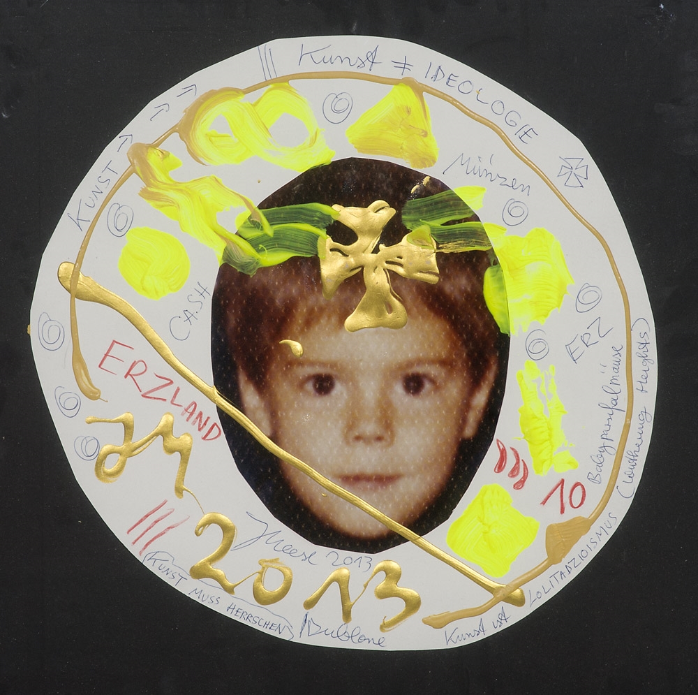Artwork by Jonathan Meese, Johnny-Taler (Erzland 10), Made of Mixed media (gold lacquer, acrylic and ballpoint pen) and collage on cardboard, round cut