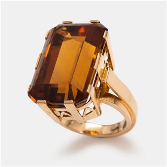 An 18K gold cocktail ring with a citrine - Oskar Pihl