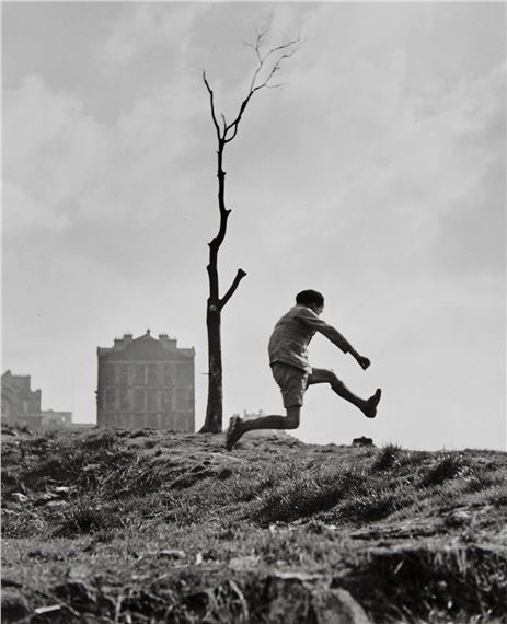 La Poterne des Peupliers , 1934 by Robert Doisneau, 1934