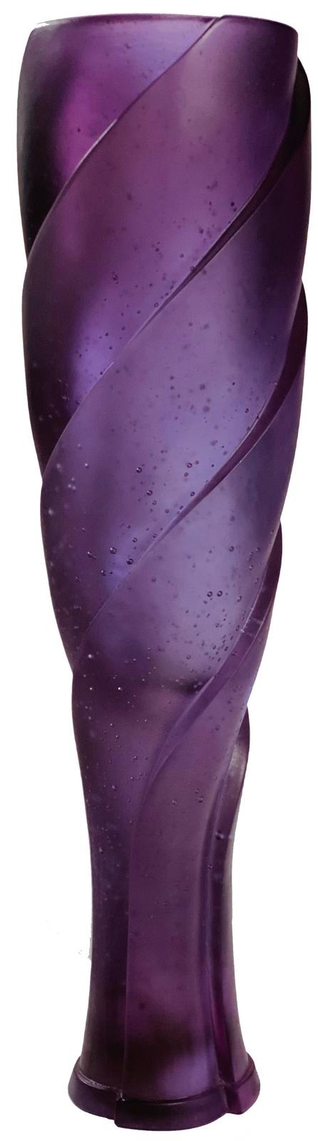 Artwork by Ann Robinson, SPIRAL VASE, Made of 45% lead crystal