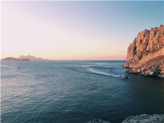 Calanques Monkey Bay - Mona Grid
