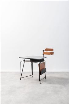 Children's desk - Willy van der Meeren